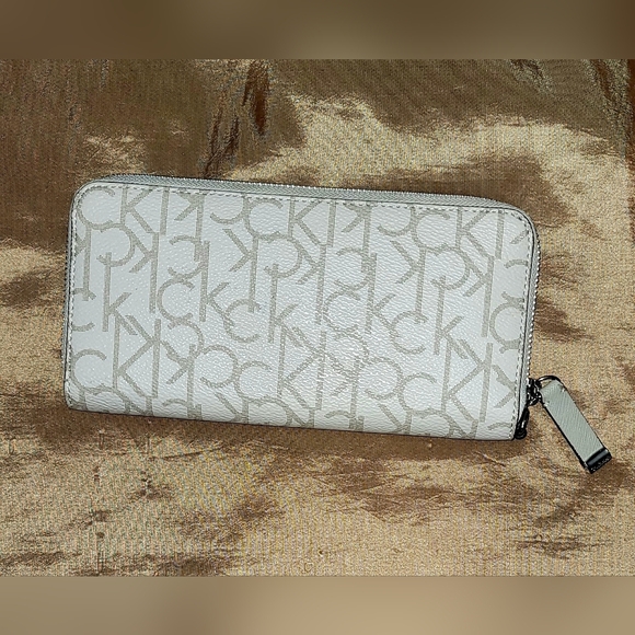 Calvin Klein White and Brown Monogram Wallet - Picture 3 of 7